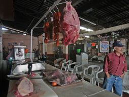 En promedio mensual se intervienen mil 400 comercios que tienen a la venta o consumo alimentos de origen animal. ARCHIVO /