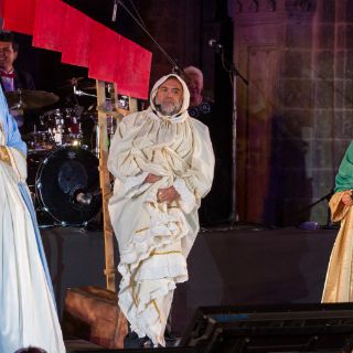 Presentan 'Dos vírgenes y un niño Jesús... Ochoa'