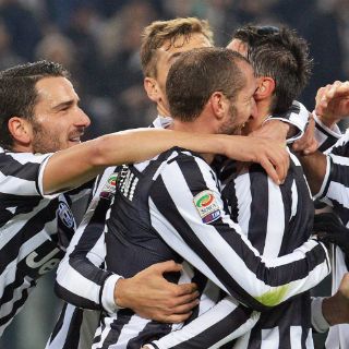 Juventus aplasta a Sassuolo con 'hattrick' de Tévez