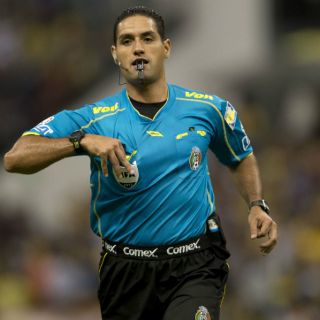 Hugo Sánchez pide un arbitraje limpio