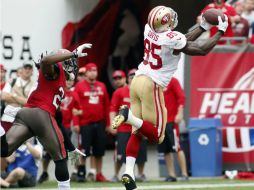Vernon Davis sigue siendo uno de los motores ofensivos de San Francisco. AP /