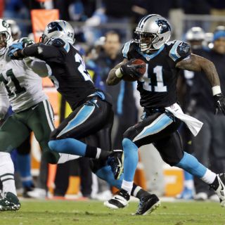 La defensa de Carolina ruge ante los Jets