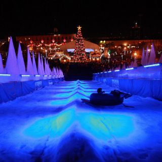 Caídas en patines; llega la pista de hielo a Zapopan