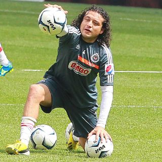 Héctor Reynoso, ausente de la práctica de Chivas