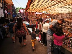 Los regidores de Guadalajara aprobaron la adquisición de un software para modernizar la cobranza al padrón de tianguistas. ARCHIVO /