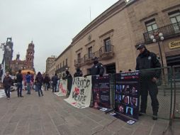 Durante este fin de semana se realizaron diversas manifestaciones a las afueras de los congresos estatales en contra de la reforma. ARCHIVO /