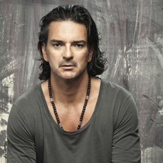 Ricardo Arjona publica emotiva despedida a su madre muerta