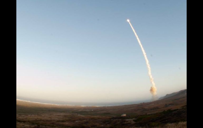 El misil viajó más de seis mil kilómetros sobre el Pacífico. ARCHIVO /