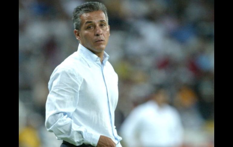 El técnico de Jaguares dice que Chivas está en una etapa donde les es indispensable acercar jugadores de determinada jerarquía. ARCHIVO /