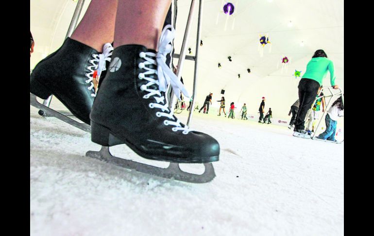 Recreación. La pista es el epicentro del Festival Navideño que proponen las autoridades tapatías.  /