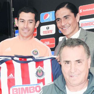 Chivas presenta a tres refuerzos, van por uno más...