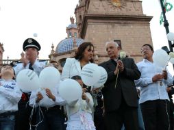 Autoridades encabezaron la marcha por la paz, en honor a los oficiales caídos en lucha contra el crimen organizado en Morelia. SUN /