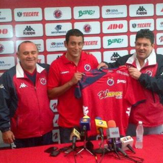 Alfredo Moreno jugará con los Tiburones Rojos de Veracruz