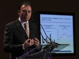 Sobre detener o retrasar la reforma, Videgaray aclara que ello será determinado por la Suprema Corte de Justicia de la Nación. ARCHIVO /