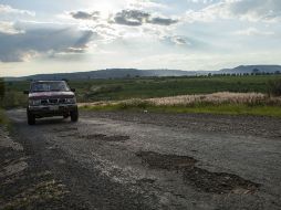 La dependencia se encuentra reparando, modernizando y ampliando 23 carreteras estatales y federales. ARCHIVO /