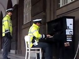 La espontánea secuencia llama la atención de propios y extraños. ESPECIAL /