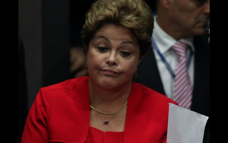Rousseff declara que no se manifestará sobre la oferta de ayuda de Snowden para investigar el espionaje al país. ARCHIVO /