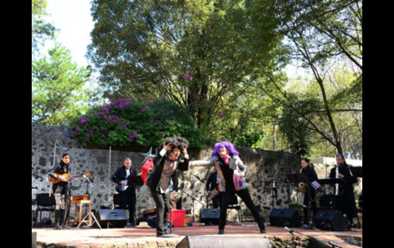 'Navidad en la ciudad' es una obra musicalizada por la violonchelista Cecilia Pérez. Tomada de la página oficial del INAH. ESPECIAL /