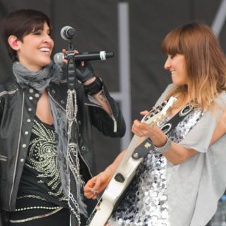 Ha*Ash y María José celebran al Ejército Mexicano