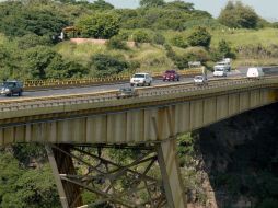 Alrededor de 35  mil automovilistas transitan en promedio por el sitio todos los días. ARCHIVO /
