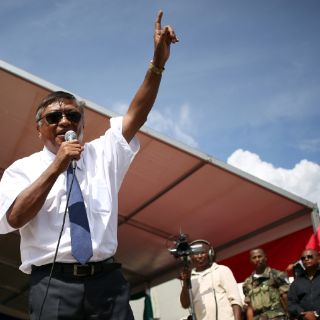 Abren colegios electorales en Madagascar