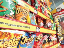 Algunas empresas iniciaron cambios en sus fórmulas alimenticias a fin de reducir la densidad calórica. EE  /