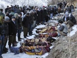 En un cementerio cercano las personas se había reunido para enterrar algunas de las víctimas del primer ataque. ARCHIVO /