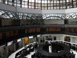 La BMV reporta un balance semanal positivo de 0.71 por ciento. ARCHIVO /