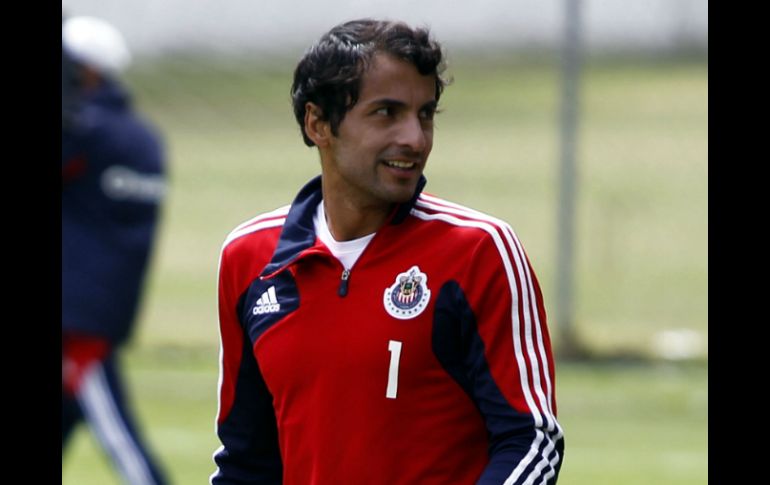 Al tener contrato vigente de un año, Michel está ligado al cuadro tapatío. ARCHIVO /