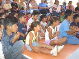 Los asistentes rieron con el divertido cuento 'A pedir de boca' de Berta Von Glumer. ARCHIVO /