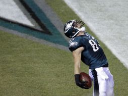 Brent Celek de las Águilas de Filadelfia celebra después de anotar un touchdown durante la primera mitad del partido. AP /