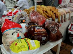 El valor aproximado de una cena de Navidad es de 150 pesos por persona para una reunión familiar de ocho integrantes. ARCHIVO /