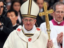 Antes de la Misa de Gallo, El Papa encenderá el Cirio de la Paz y rezará por la paz del mundo. ARCHIVO /