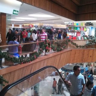 Tapatíos buscan compras navideñas de última hora
