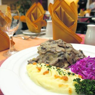 Cena y fiesta fuera de casa