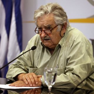 Uruguay promulga ley sobre la mariguana