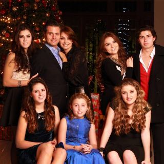 Angélica Rivera comparte postal navideña en Los Pinos