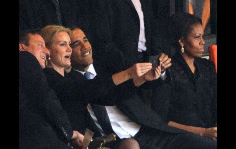 Barack Obama ha sido personaje de 'selfies', que es otra de las palabras que marcó tendencia en este año. ARCHIVO /