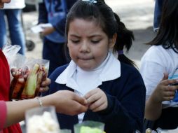 El problema de obesidad y sobrepeso infantil es consecuencia de la deficiente alimentación, comentaron autoridades. ARCHIVO /