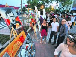 Comercio. Venta de pinturas en el Paseo Chapultepec.  /