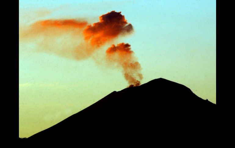 Esperan actividad explosiva de escala baja a intermedia y lluvias de ceniza leves a moderadas. NTX /
