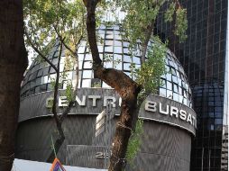 A pesar de los avances en el mercado estadounidense, en México la Bolsa mostró ligeras pérdidas. ARCHIVO /