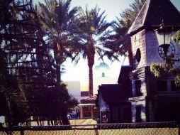 El fuego pareció deberse a problemas con los cables, declaró el subjefe de bomberos del Condado Clark. Foto: @PrinceHafidsito. ESPECIAL /