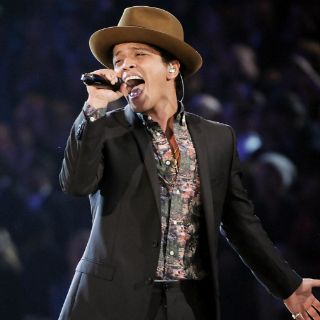 Bruno Mars, despreocupado por el frío en el Super Bowl