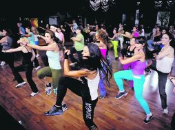 Movimiento. El ritmo y la coordinación ayudan a que tus ejercicios sean más placenteros. ESPECIAL /