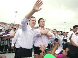 La ruta. El gobernador de Chiapas, Manuel Velasco (izquierda) sigue los pasos del Presidente Enrique Peña Nieto para llegar a Los Pinos NTX /