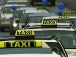 La empresa de taxis 'Yellow Checker Star Cab Company' da una recompensa a su trabajador y lo nombra 'Empleado del año'. ARCHIVO /