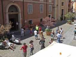 El sismo causa pánico entre la población de Nápoles, Salerno y Caserta, donde personas salieron a las calles. ARCHIVO /