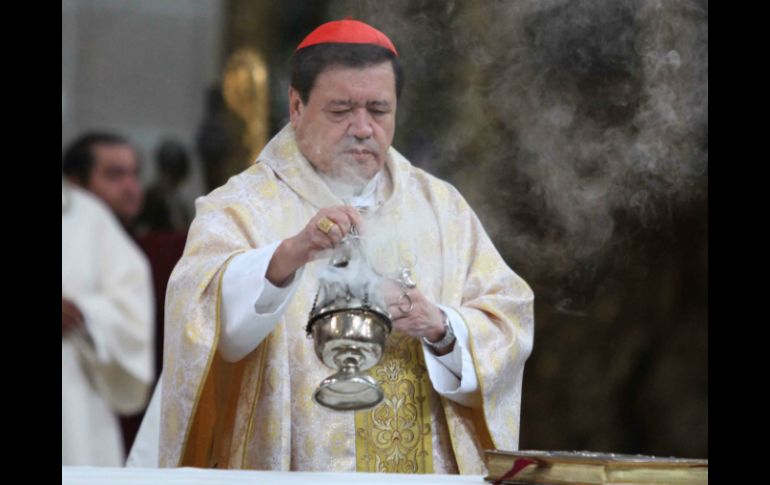 El Arzobispo Norberto Rivera encabeza la misa dominical en la Catedral Metropolitana. NTX /