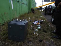 La caja fuerte fue encontrada de una jardinera de la avenida Vallarta, cerca al nodo vial de Los Cubos.  /